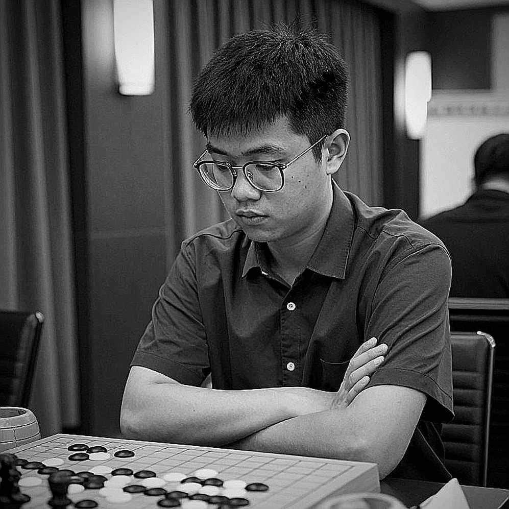 FIDE bỏ phiếu ngày 26 tháng 9 tại Samarkand: Lời hứa đưa Carlsen trở lại và hồ sơ quản trị của Rosenstein