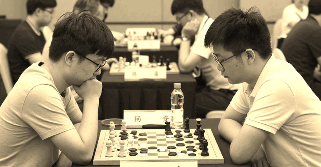 Khi một ván cờ mang hai cái tên: Brandon Jacobson, Jakhongir Vakhidov và vết nứt khai cuộc ở UzChess Cup Khi một ván cờ mang hai cái tên: Brandon Jacobson, Jakhongir Vakhidov và vết nứt khai cuộc ở UzChess Cup