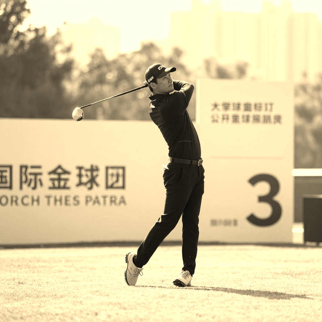 Túi golf hạng sang trong danh sách quà tặng cuối năm: giá, trọng lượng và bảo hành đều vắng mặt
