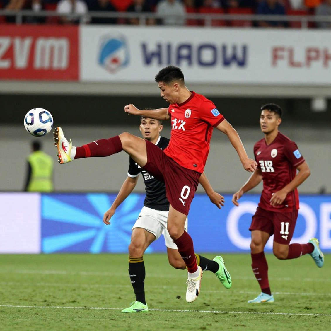 Chuyển nhượng V.League: tiếng ồn, chiếc bẫy lót tay và khoảng trống sau ASEAN Cup Chuyển nhượng V.League: tiếng ồn, chiếc bẫy lót tay và khoảng trống sau ASEAN Cup