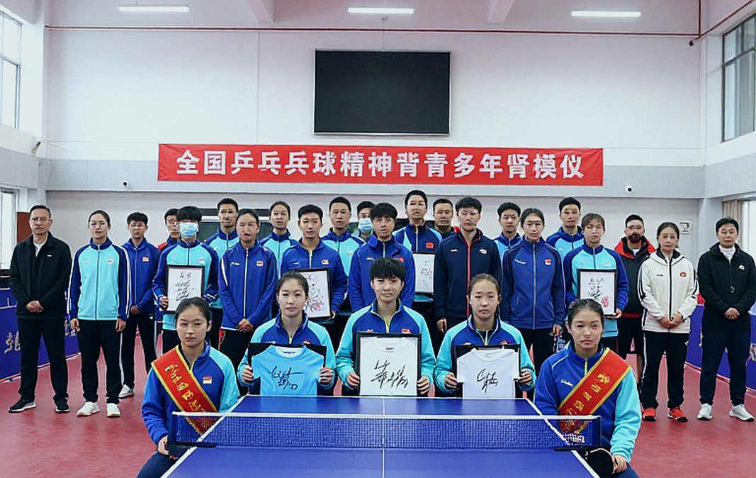 Lớp U18 bóng bàn Việt Nam: học đánh nhanh trước khi kịp học đánh đúng