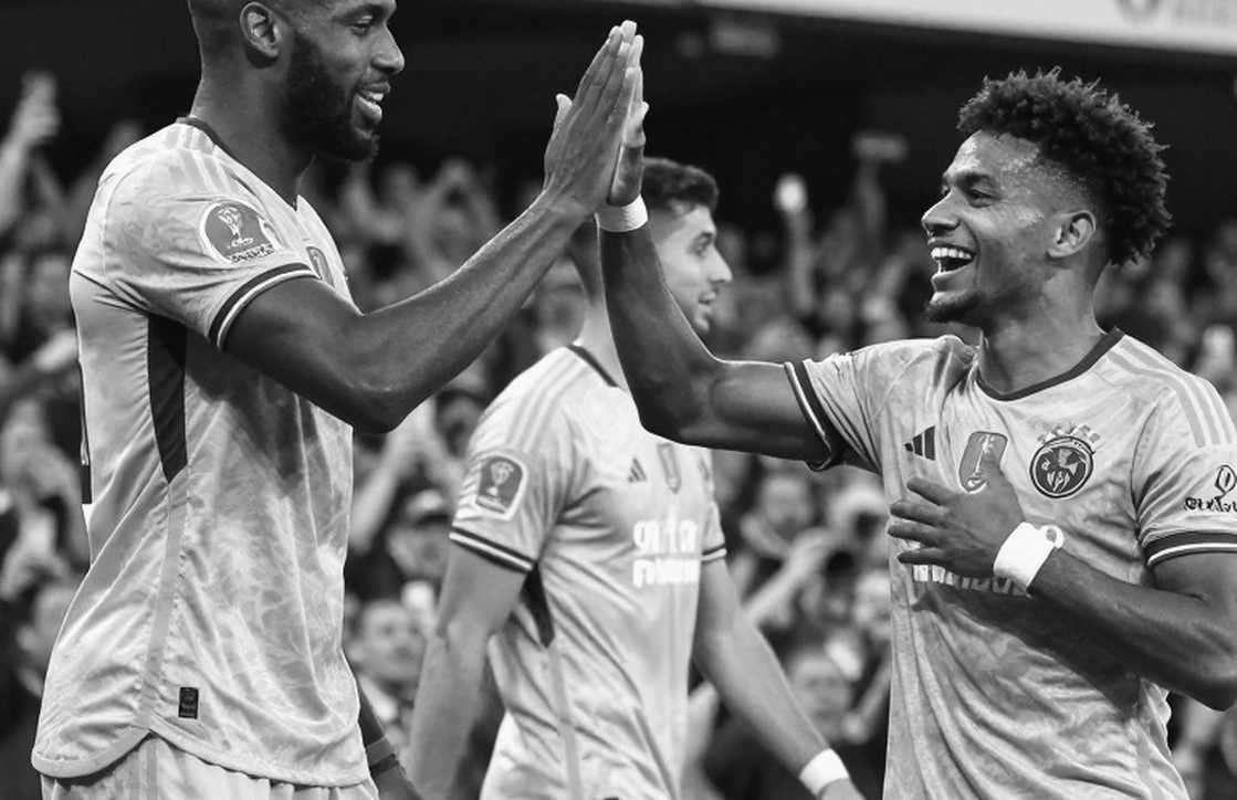 Villa 2-1 Man City: bảy cú sút trúng đích, hai sai lầm, và một Suzuki