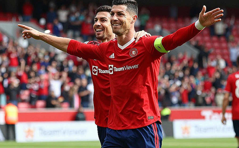 Ronaldo rời trại tuyển Bồ Đào Nha: khoản phạt 255.000 euro, một cái tên huấn luyện viên sai và không có số án