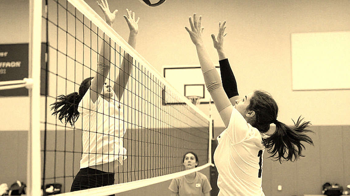 Ba mươi năm MOP bóng chuyền nữ NCAA: Tên trên bia và những lớp phù sa bên dưới